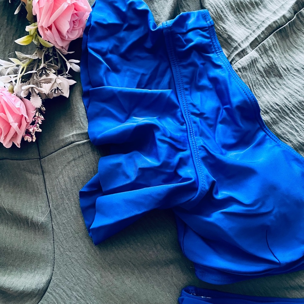 Vibrant Blue Ruffled & Ruched Maternity Bikini Set - Picture 2 of 6